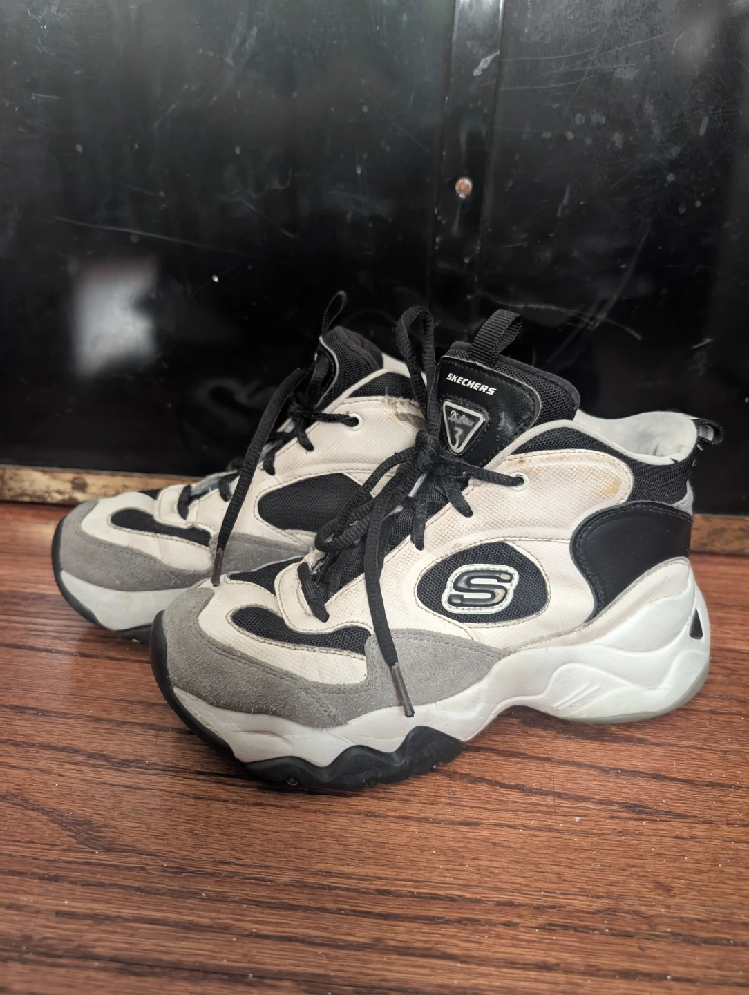 Skechers Women's Sneakers Size 6