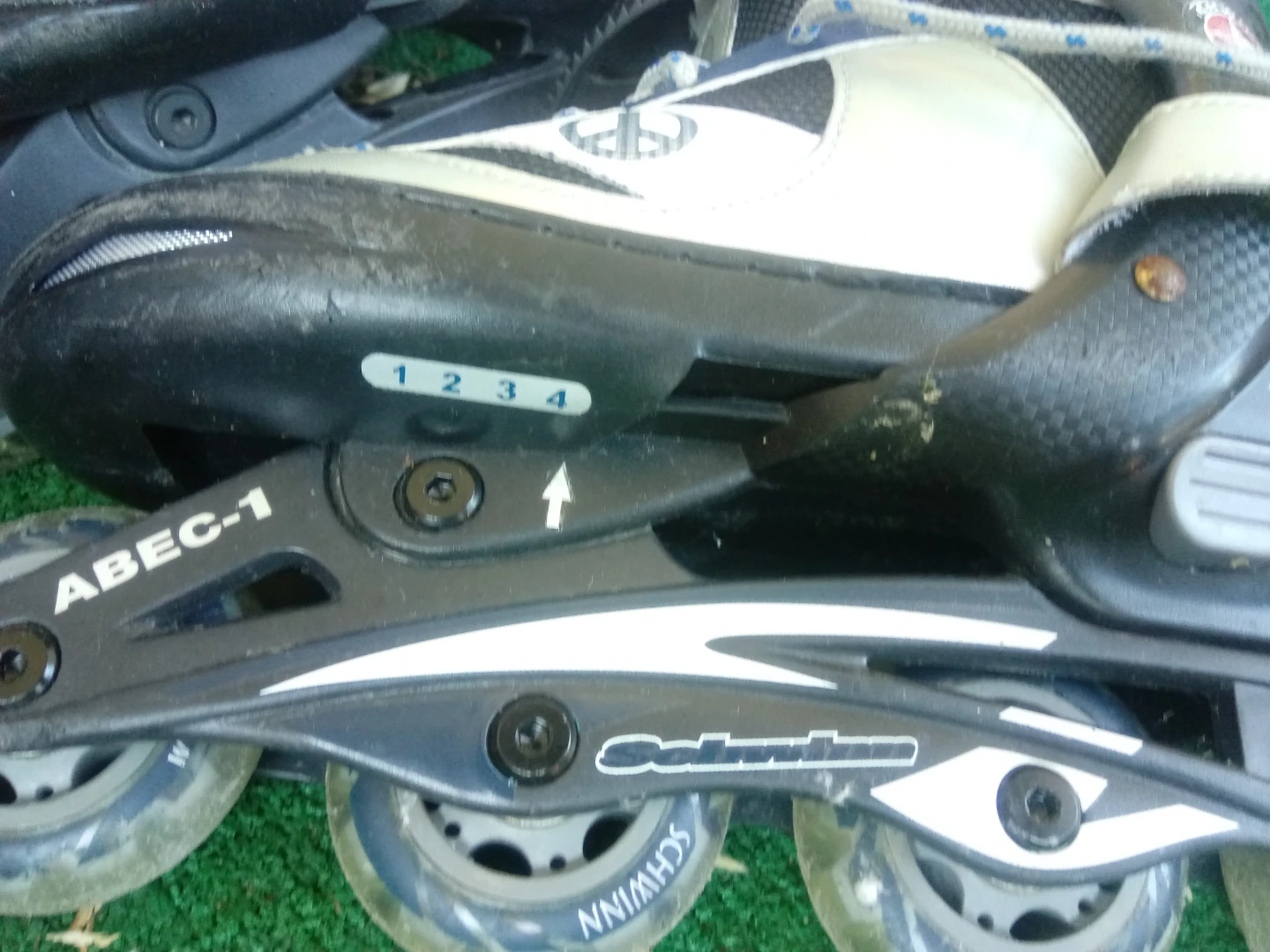Roller blades adjustable size 1-4 - photo 2