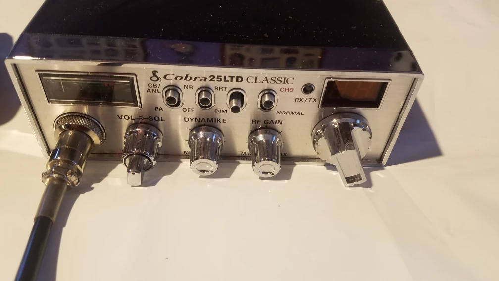 Cobra 25 LTD Classic CB Radio with Microphone - photo 3