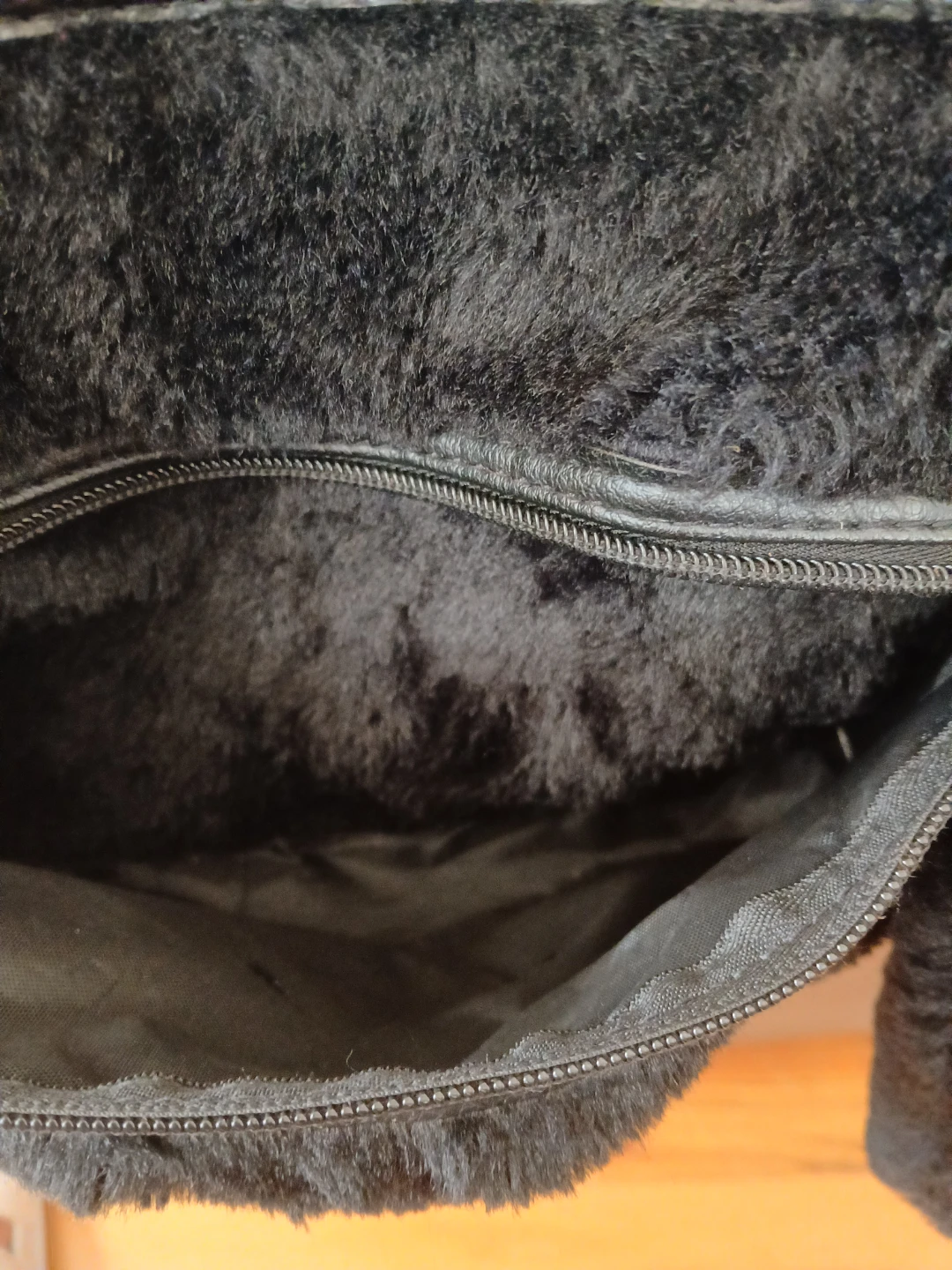 Black Faux Fur Cat Backpack with Sequins - photo 5