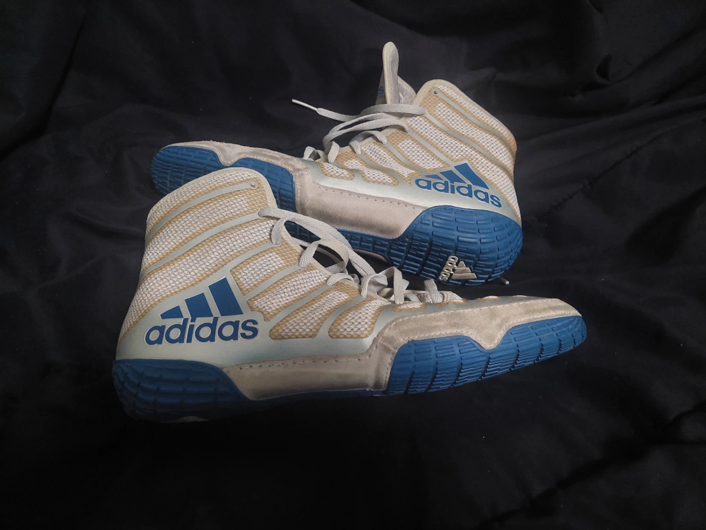 Mens Adidas Hightops Shoes 11.5