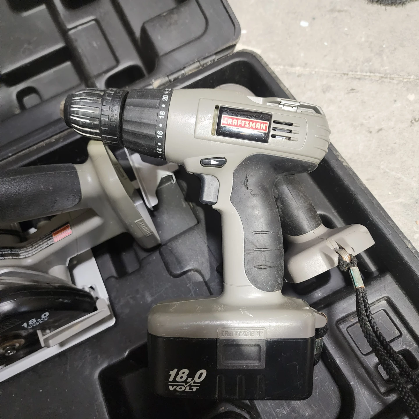 Craftsman Cordless Drill and Circular Saw Set - photo 2