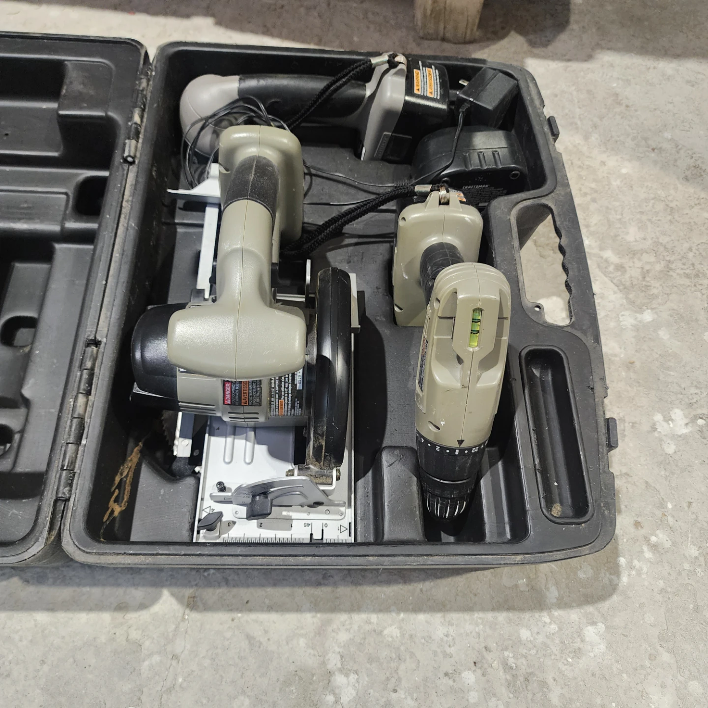 Craftsman Cordless Drill and Circular Saw Set - photo 3