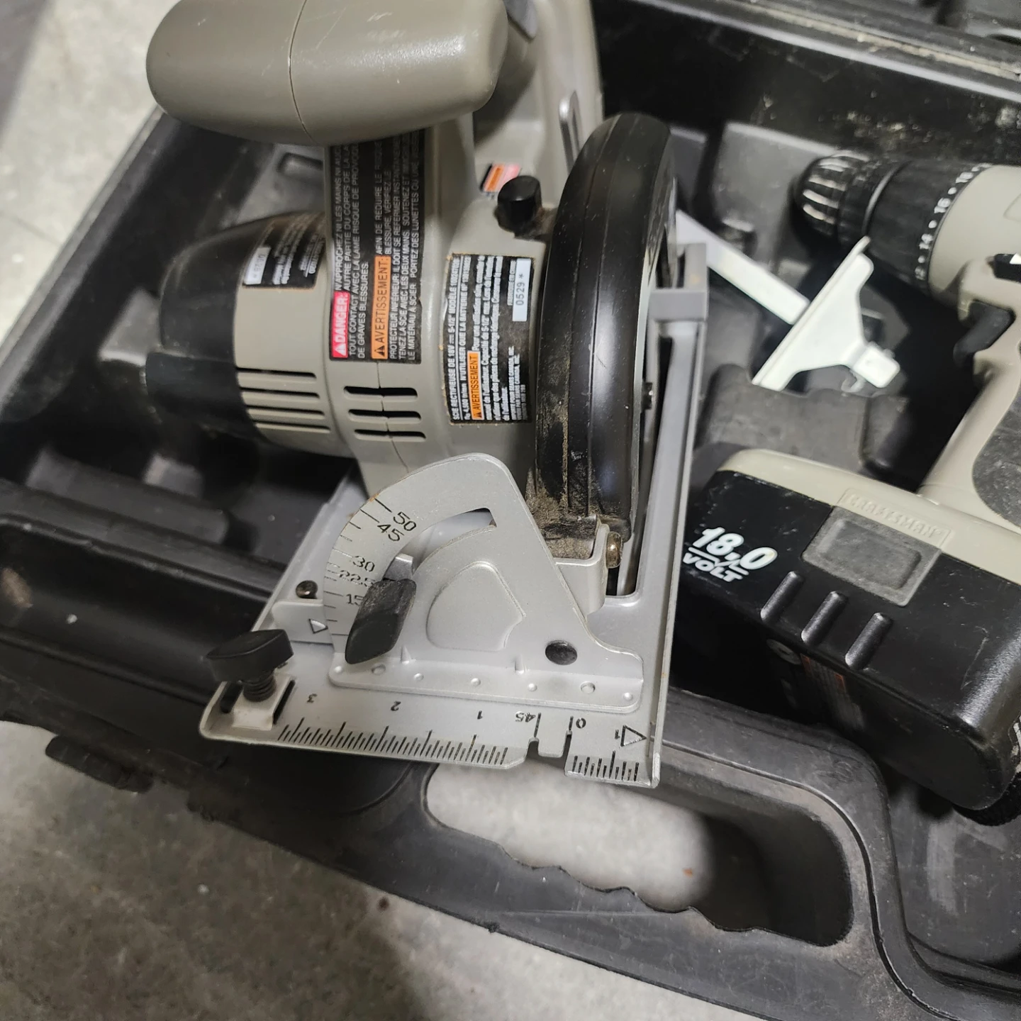 Craftsman Cordless Drill and Circular Saw Set - photo 4
