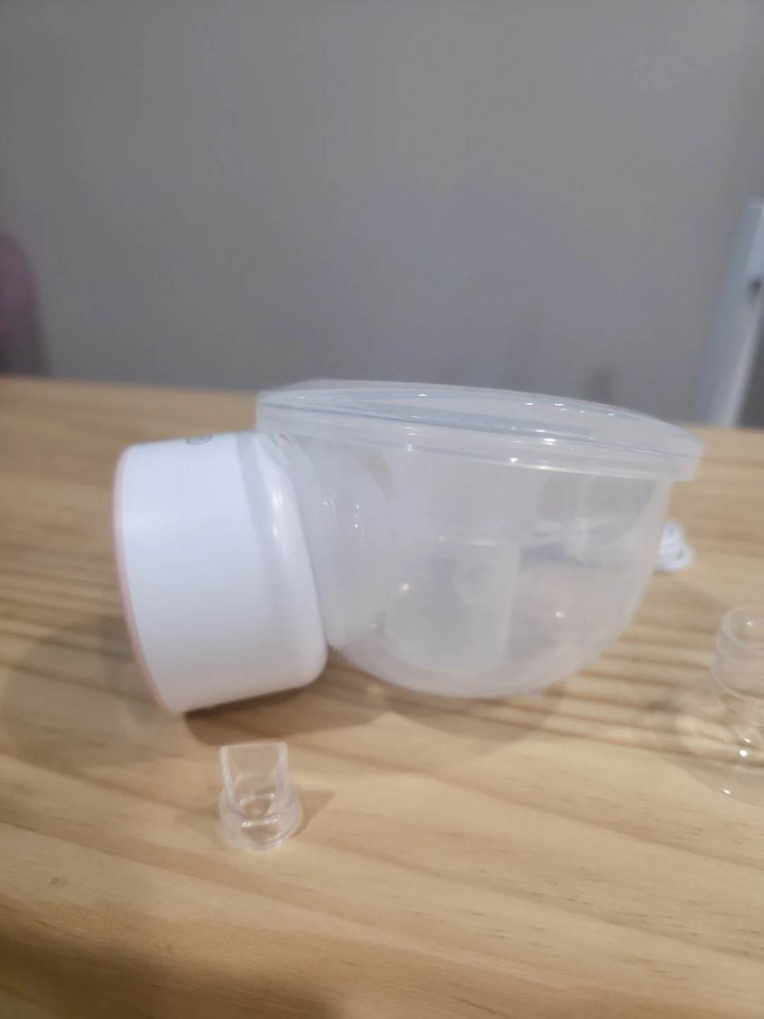 Dr. Issta Wearable Breast Pump - photo 4