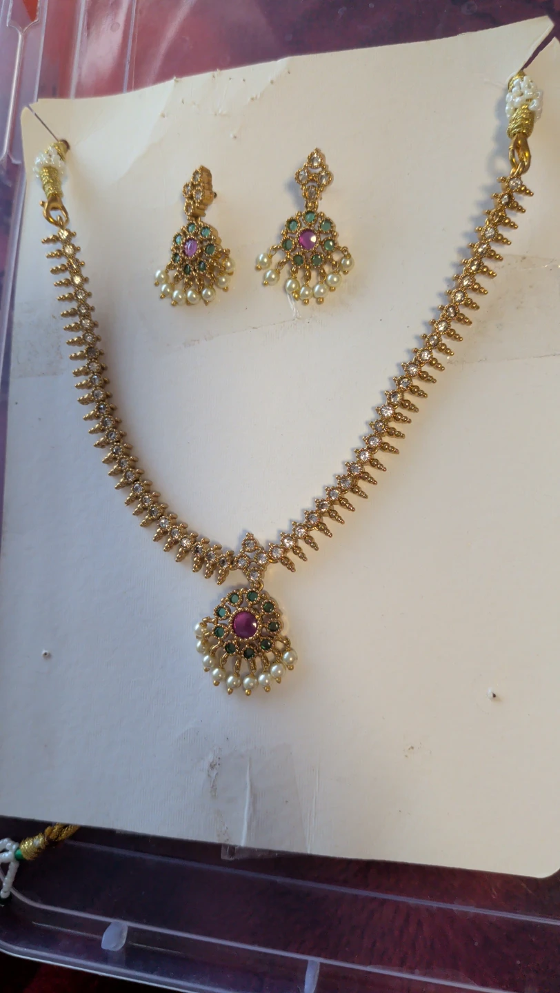 Gold Tone Necklace and Earrings Set with Faux Pearls - photo 2