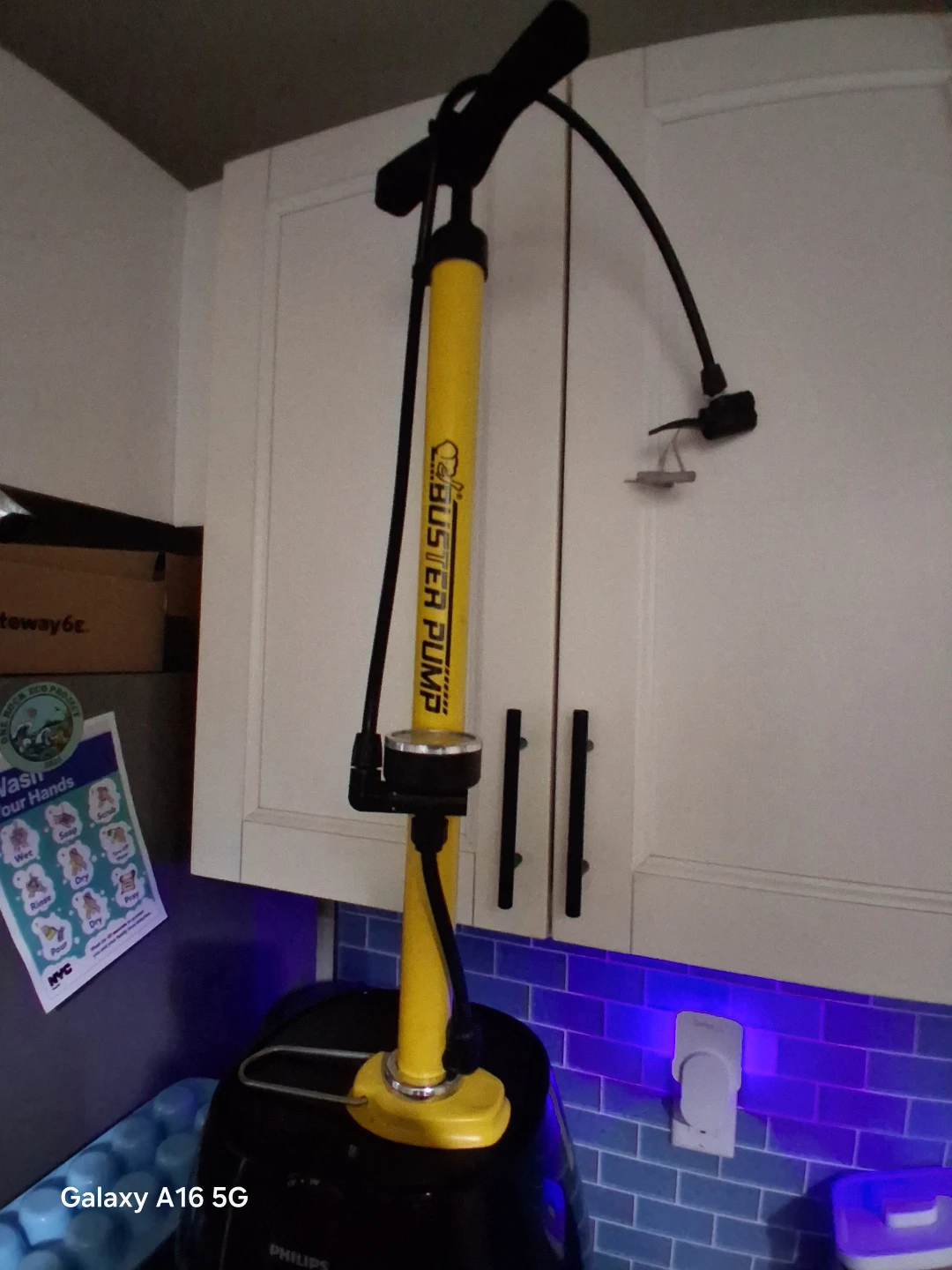 BUSTER PUMP Yellow Floor Pump