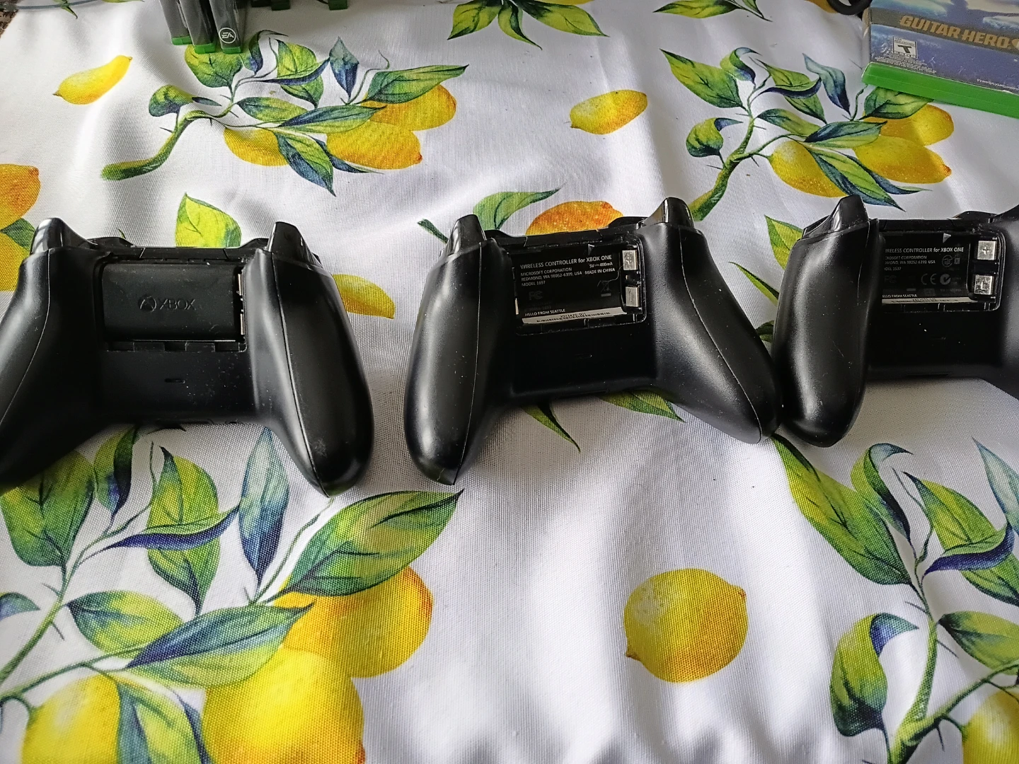 Xbox One console with 3 Wireless Controllers and Games Bundle - photo 3