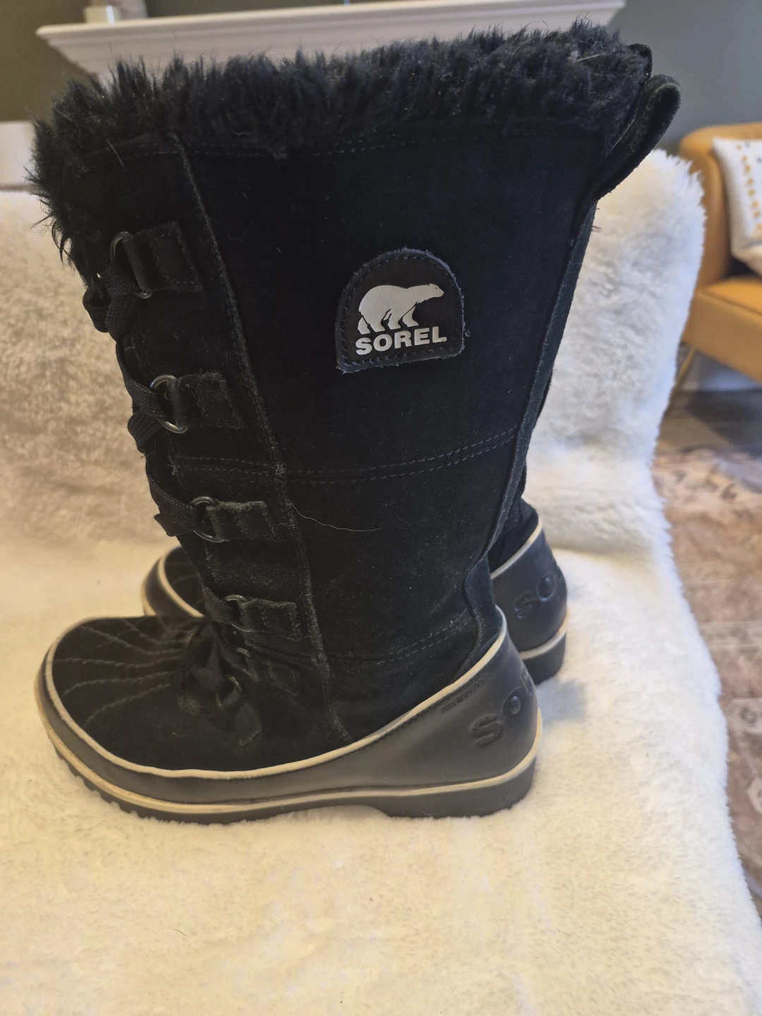 Sorel Black Suede Fur Trimmed Winter Boots - photo 5