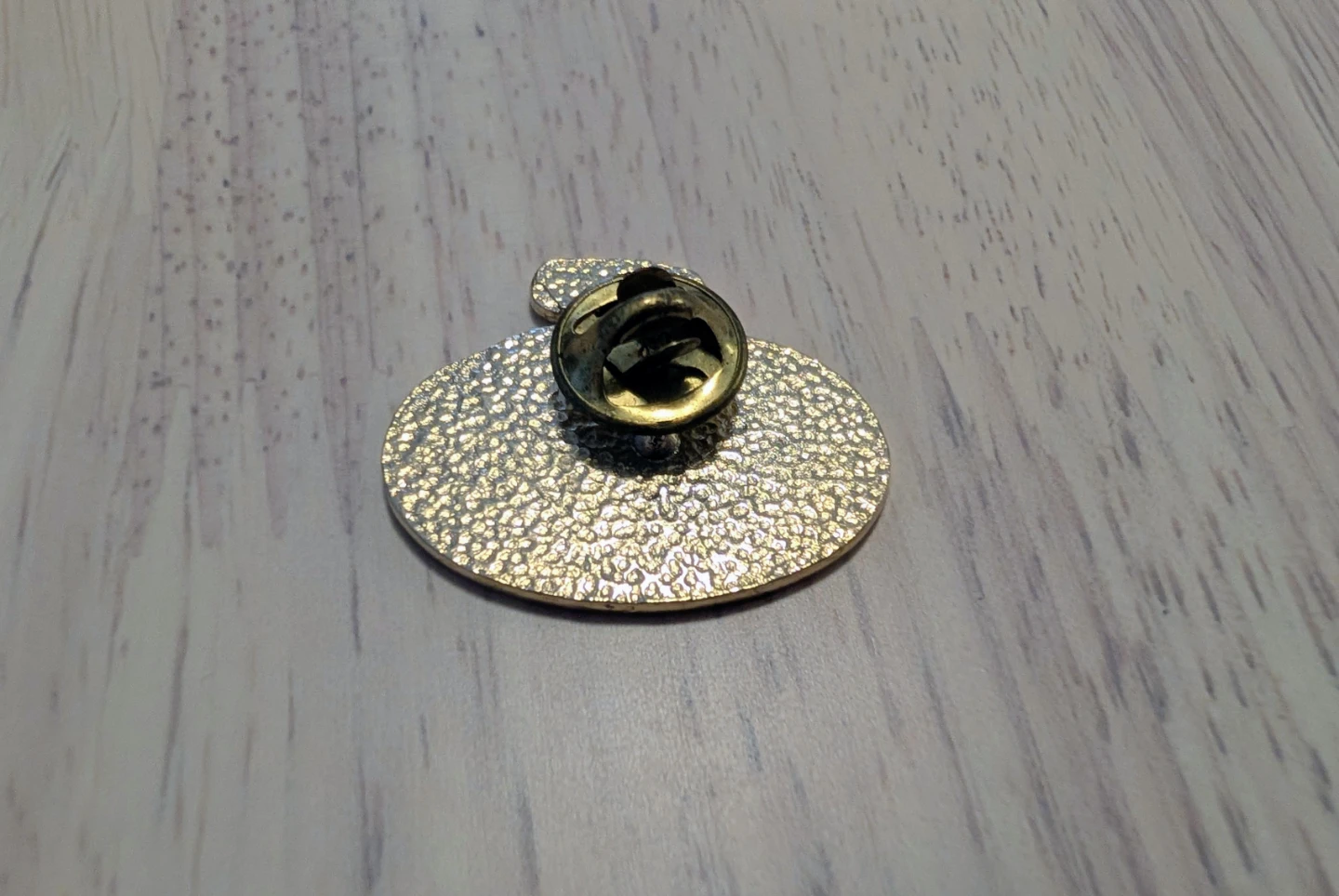 Brand New Quinte Curling Club Belleville Pin 1958 - photo 2