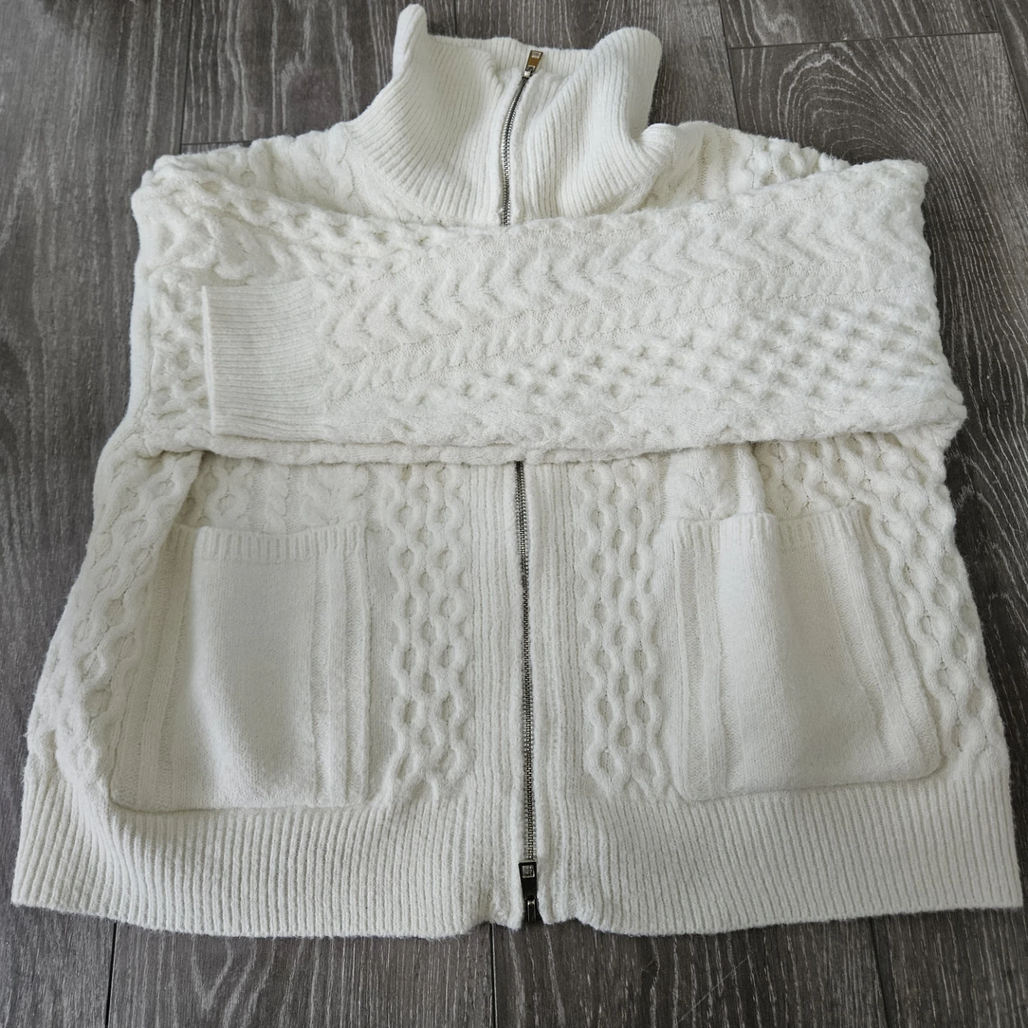 Debut White Cable Knit Zip-Up Sweater Vest