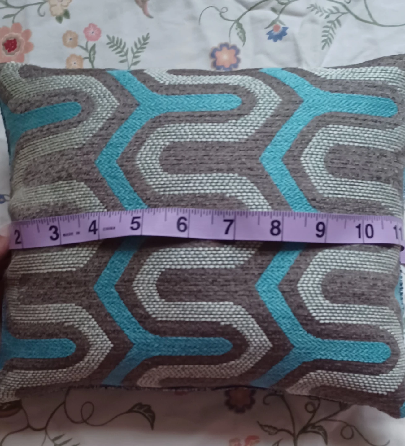 Decorative Throw Pillow - Geometric Pattern - photo 3