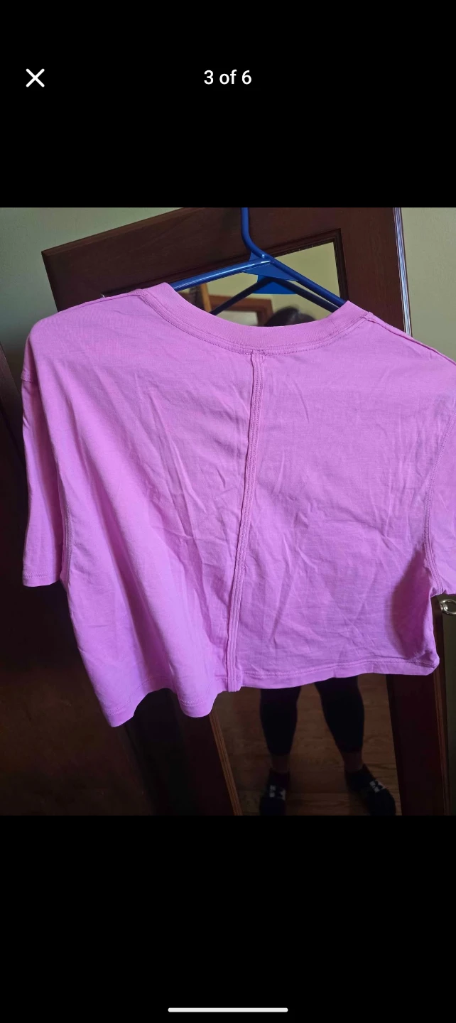 Lululemon Pink Cropped T-Shirt Size 6