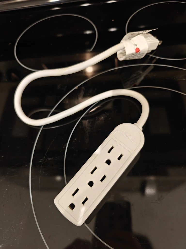 Sunbeam 3-Outlet Power Strip
