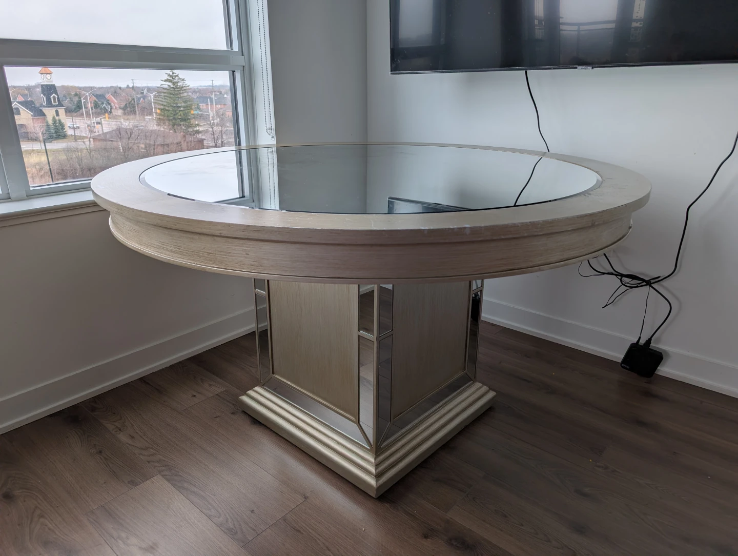 Elegant 4-Seater Mirror Dining Table Set for Sale - photo 3