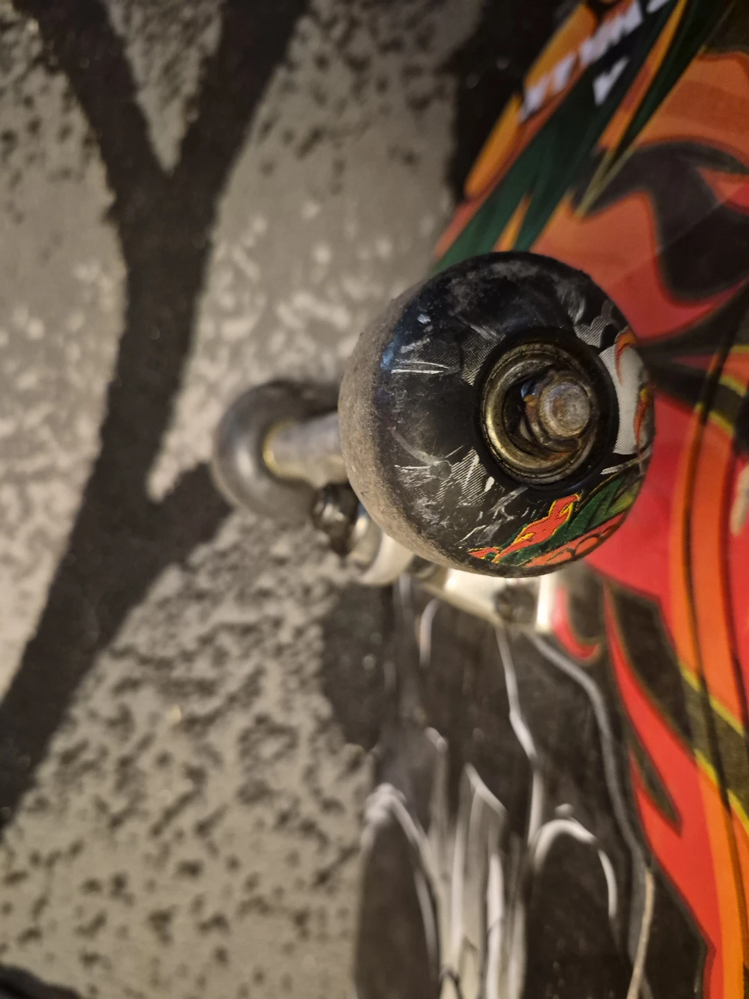Airwalk Skateboard with Skull Graphic - photo 5