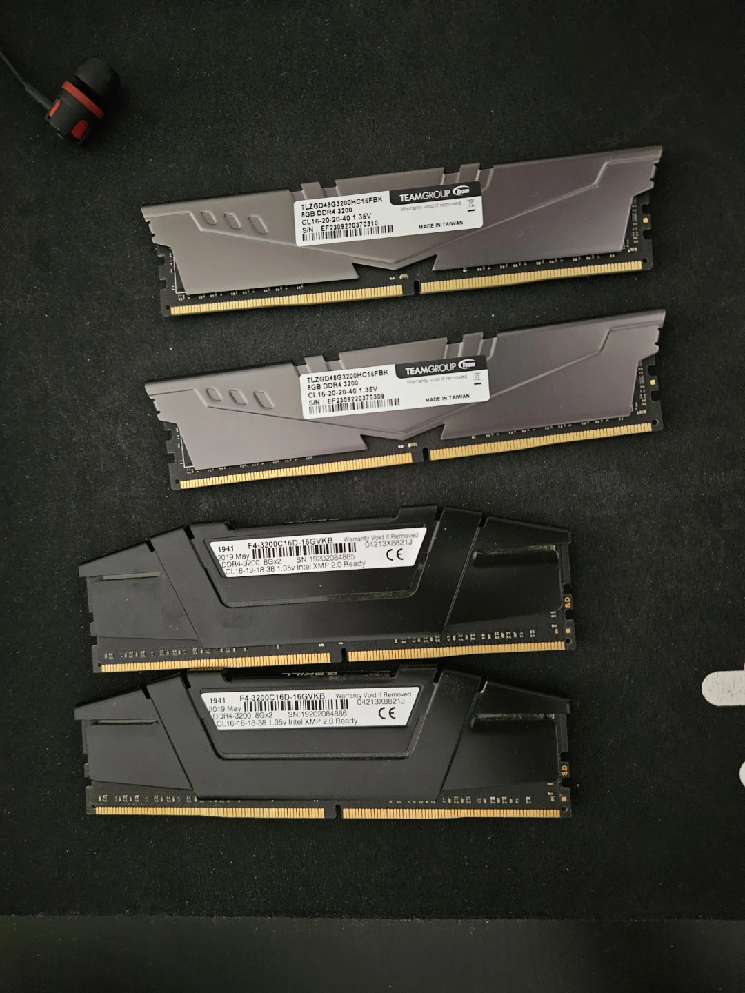Two DDR4 2x8gb 3200mhz RAM kits - photo 2