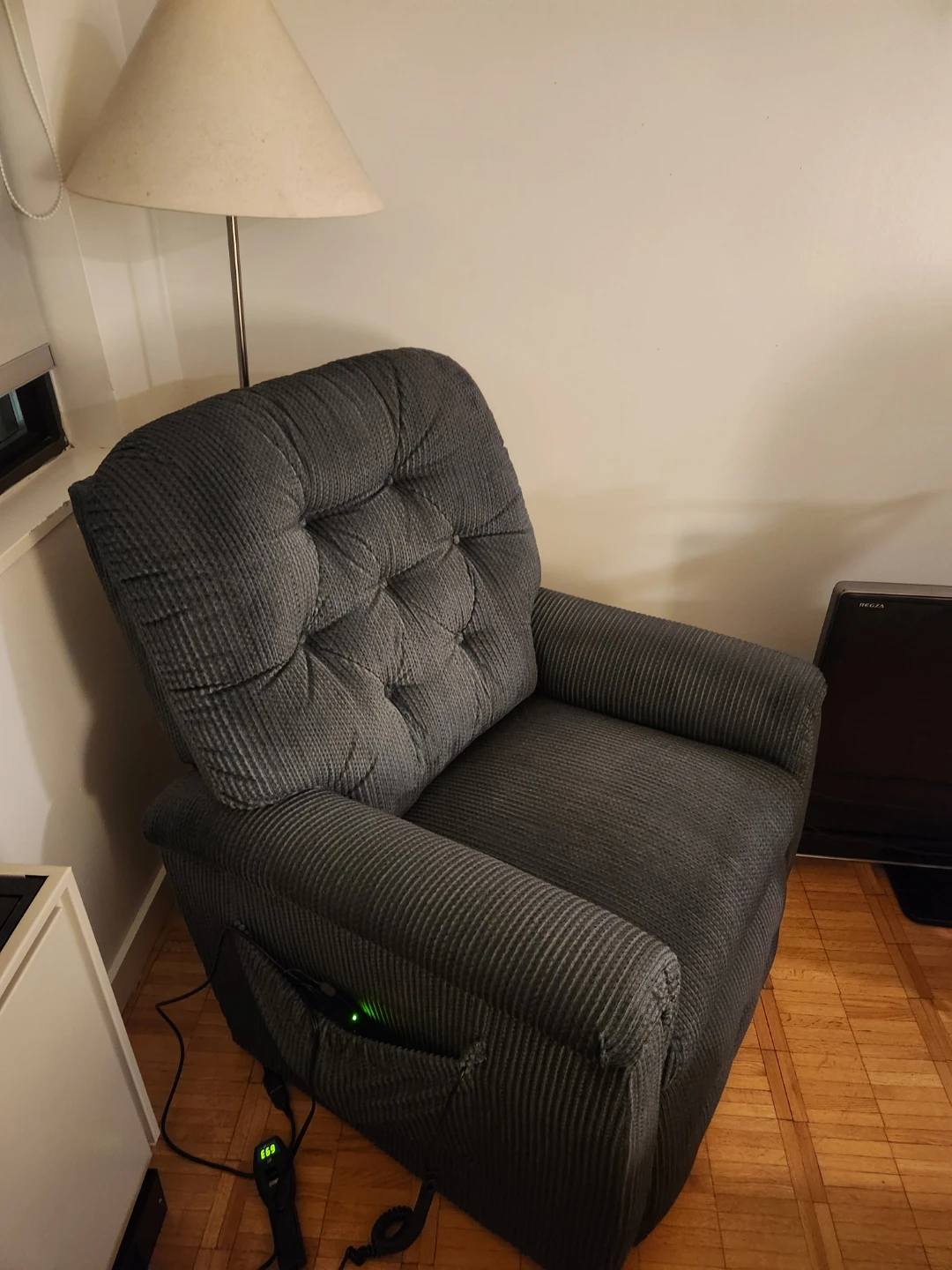 Electric reclining chair