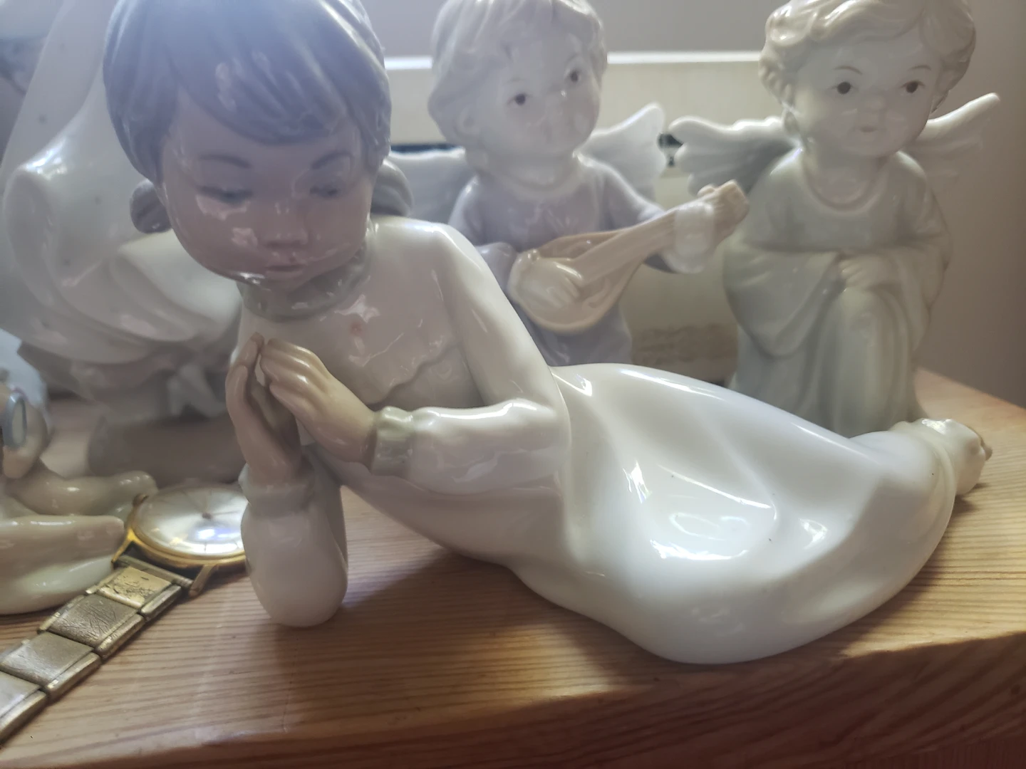 Ceramic Figurine of Praying Girl with Angels