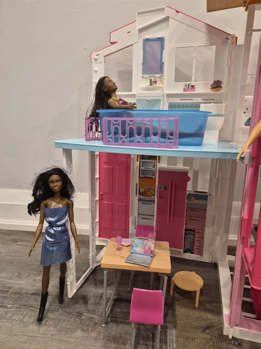 Barbie Dreamhouse and Accessories - photo 5