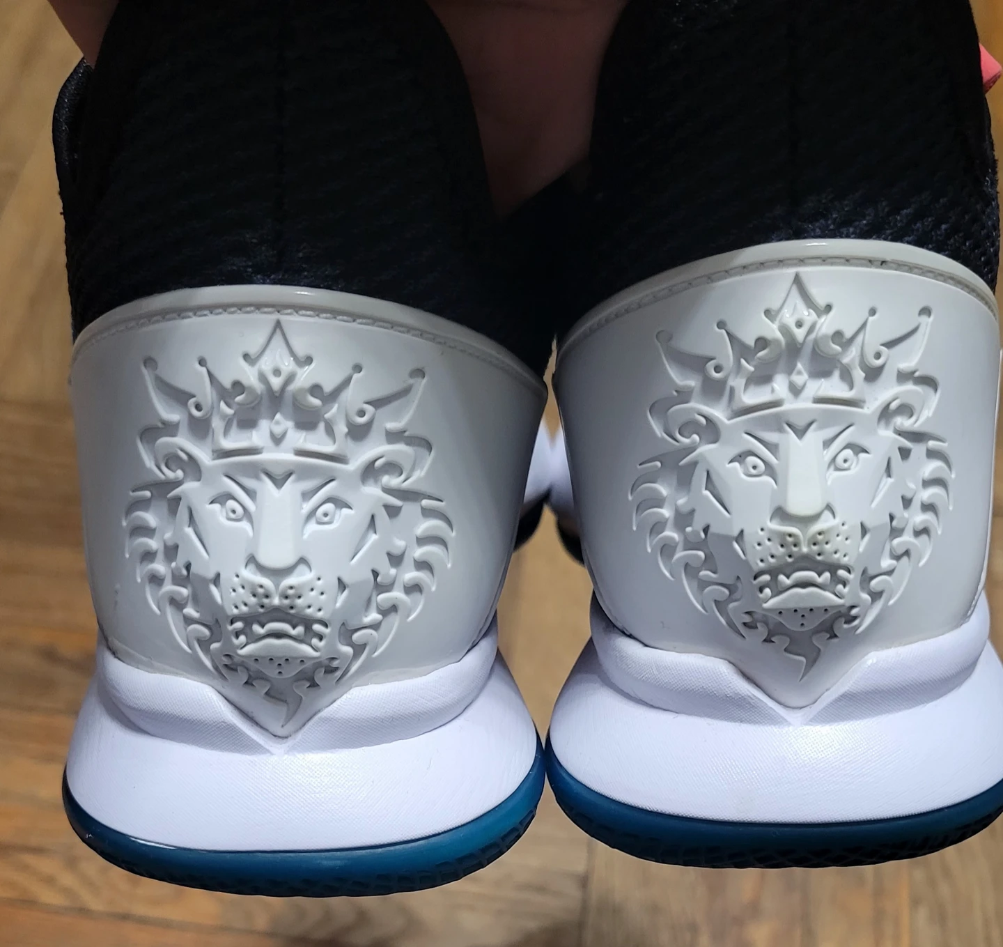 Nike LeBron Witness 5 Men's Basketball Shoes - photo 5