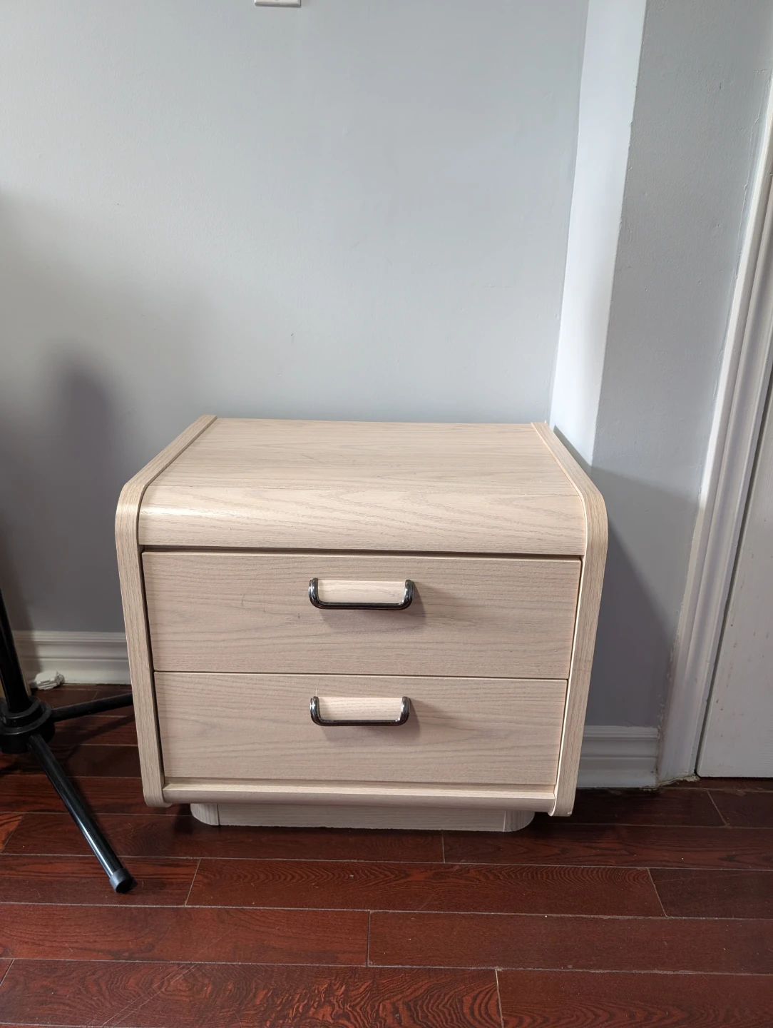 Two-drawer table - photo 2
