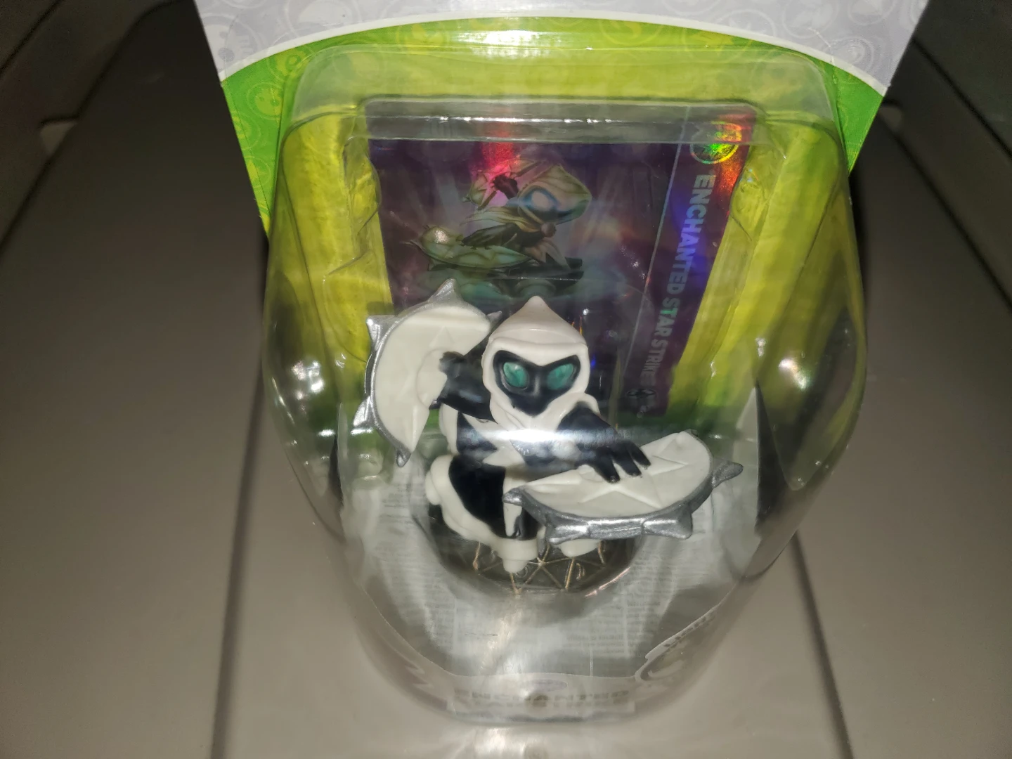 Skylanders Swap Force Lightcore Enchanted Star Strike Figure - photo 3