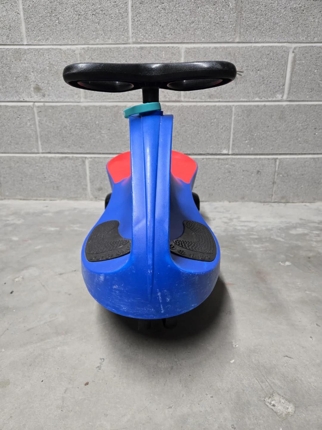 PlasmaCar Ride-On Toy - photo 2