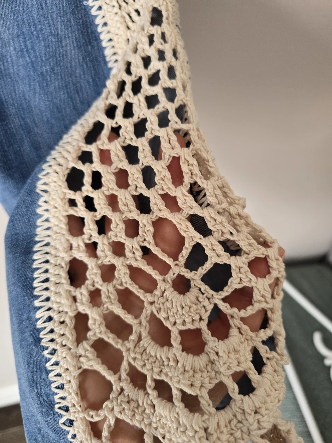 Levi's Women's Jeans with Crochet Inset, size 2/26, fits medium. - photo 3