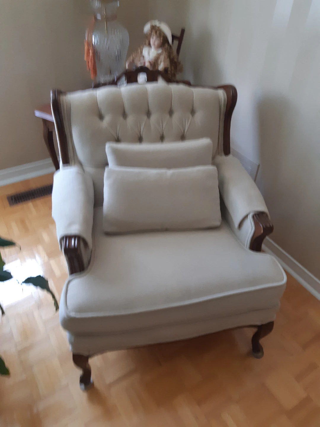 Cream Upholstered Accent Chair with Tufted Back