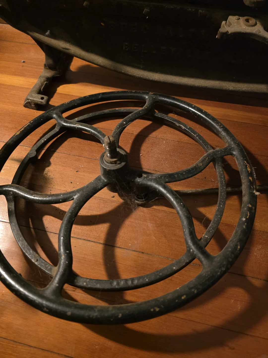 Vintage lot Asbestos Shingle Cutter & Pipe threader - photo 4