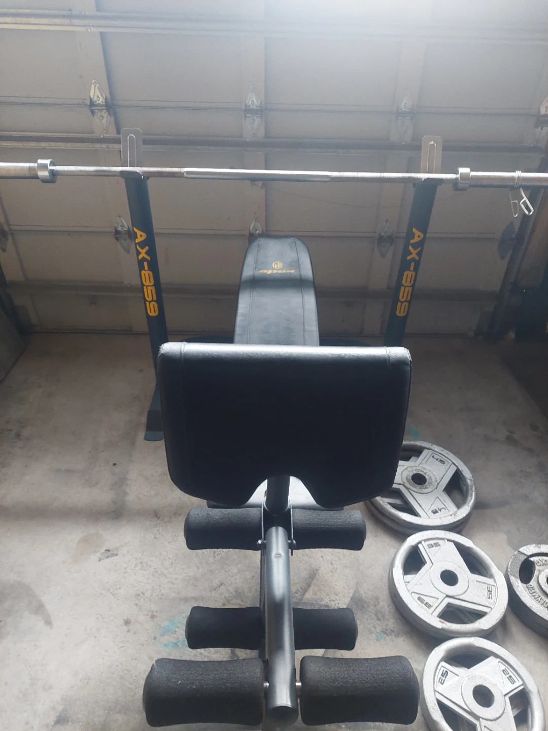 Olympic Home Gym Equipment with 310lbs of weights  !!!!!