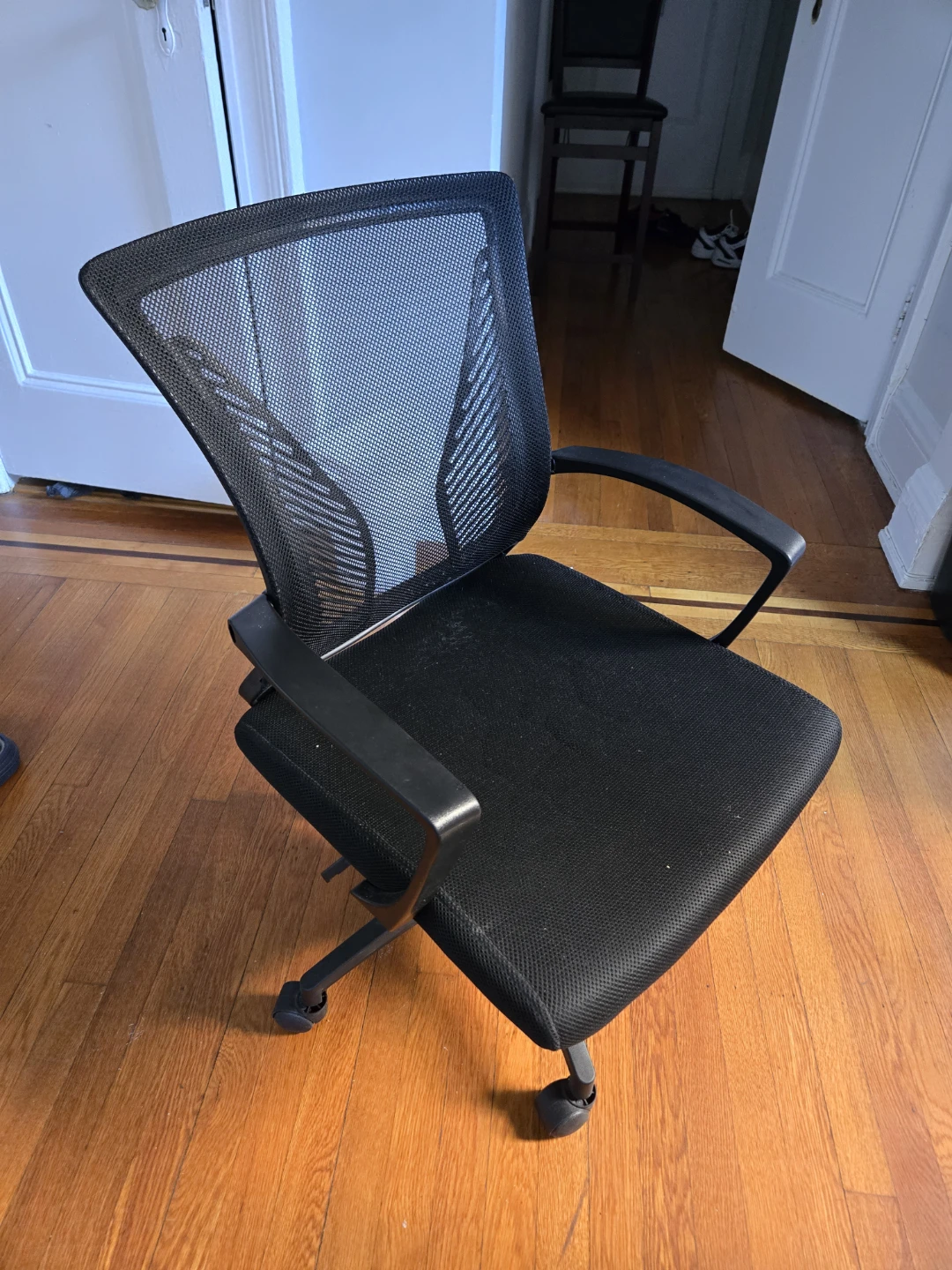 Black Mesh Office Chair - photo 3