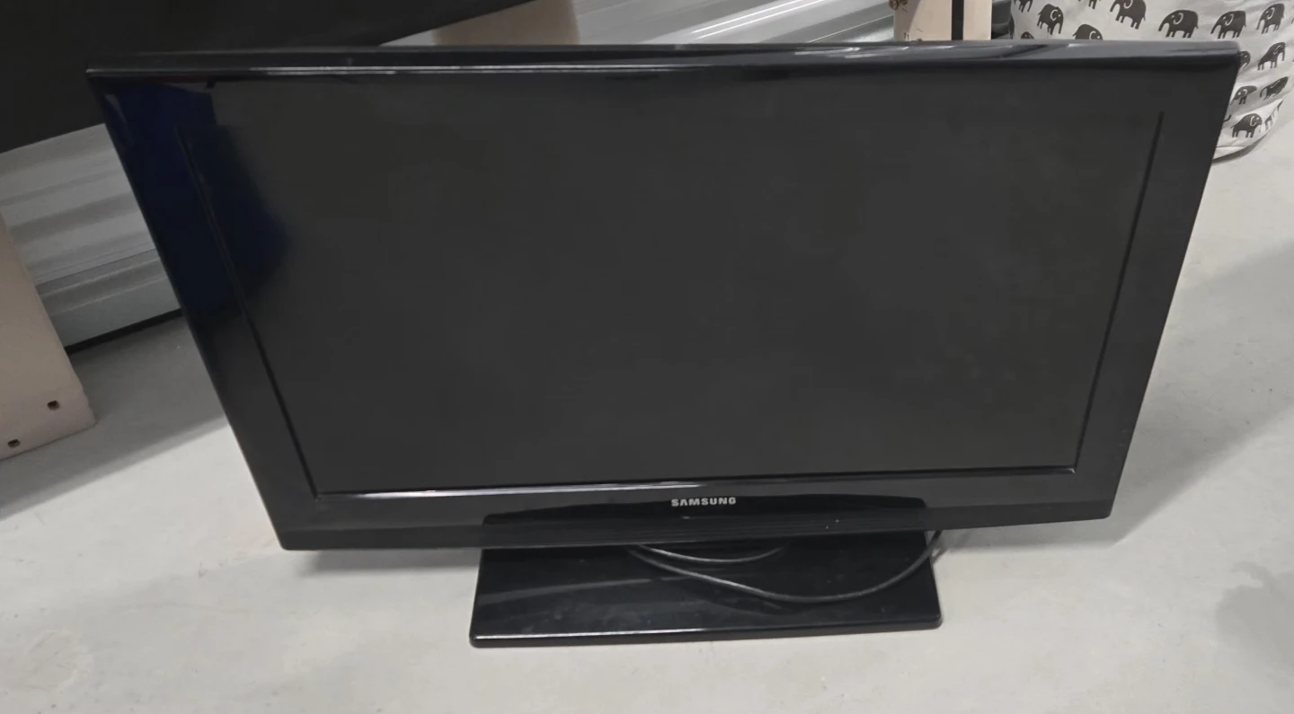 Samsung 37 inch Flat Screen TV