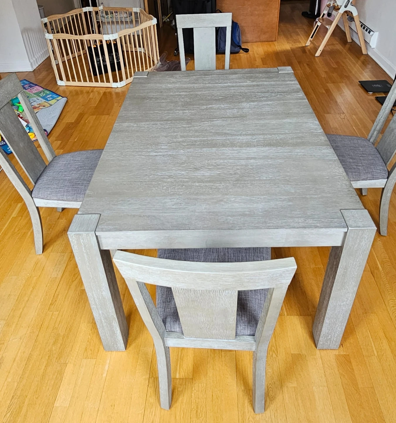 Gray Wood Dining Table with 4 Upholstered Chairs