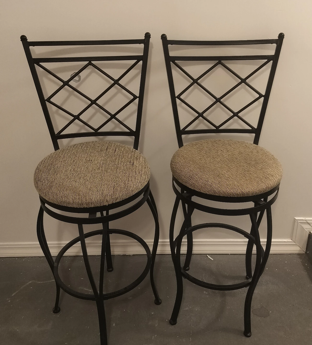 Set of 2 Swivel Bar Stools