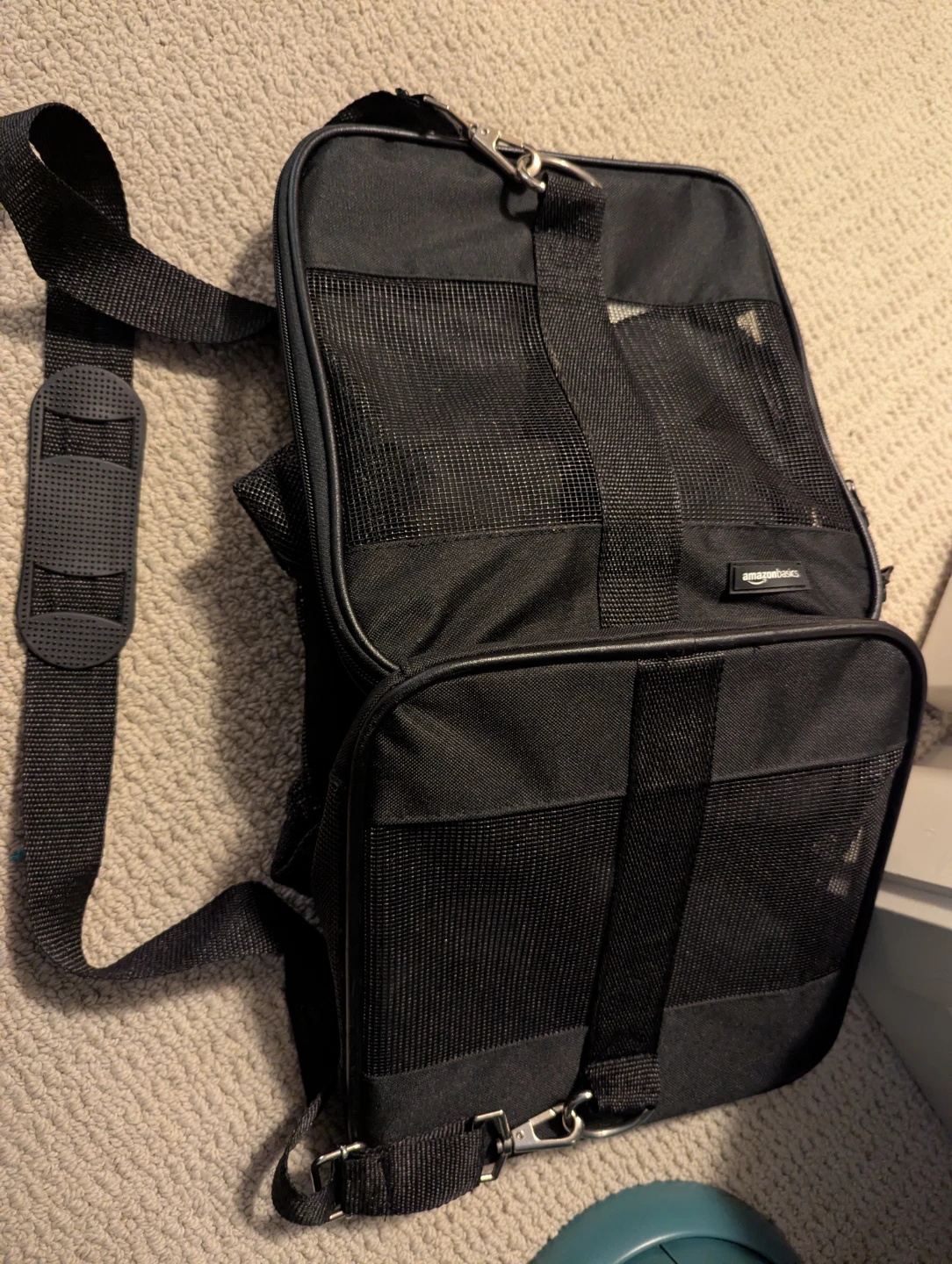 Amazon Basics Pet Carrier Bag - photo 2