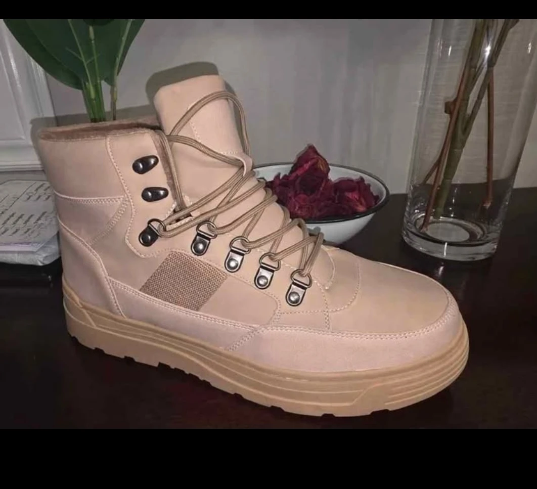 Men's brand new boot size 11