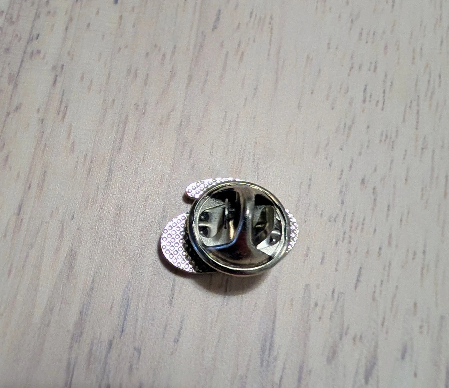 Brand New Canadian Flag Curling Stone Lapel Pin - photo 2