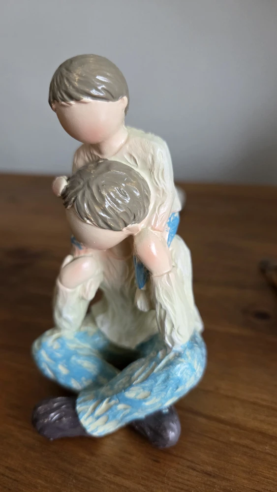 Father & Child Figurine – Seated Resin Sculpture *new - photo 2