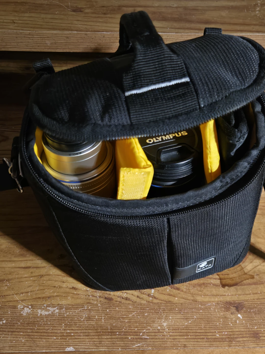 Olympus PEN E-PL1 12.1 mp,  KATA case, 2 stock Olympus lenses - photo 3