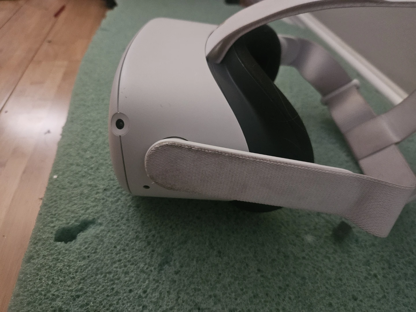 Meta Quest 2 VR Headset - photo 2