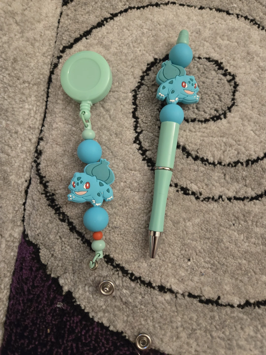 Bulbasaur Badge Reel & Pen Set