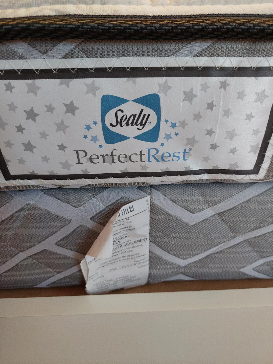 Complete Single Bed Set: Solid Wood Frame with Sealy Mattress - photo 4