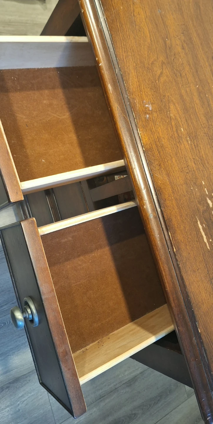 Vintage Small Solid Wood Dresser 🥕 - photo 3