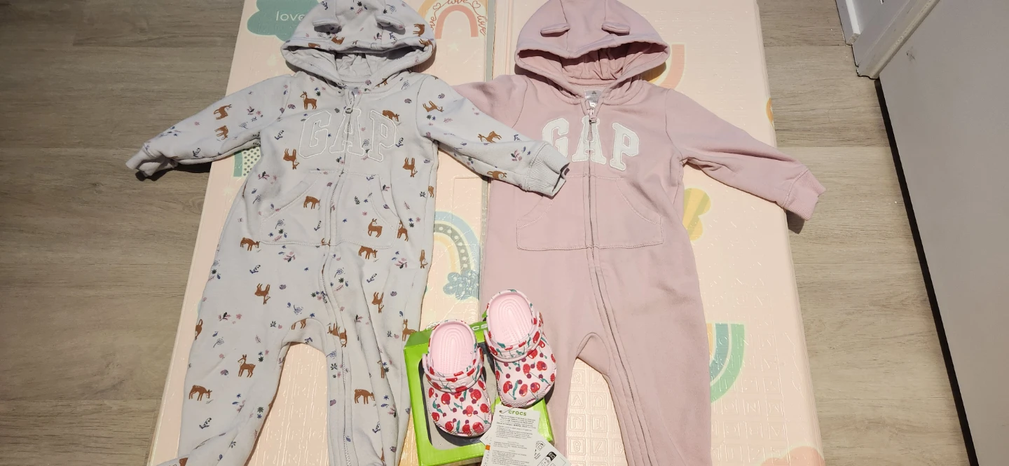 Clothes bundle and Baby floor/booster seat