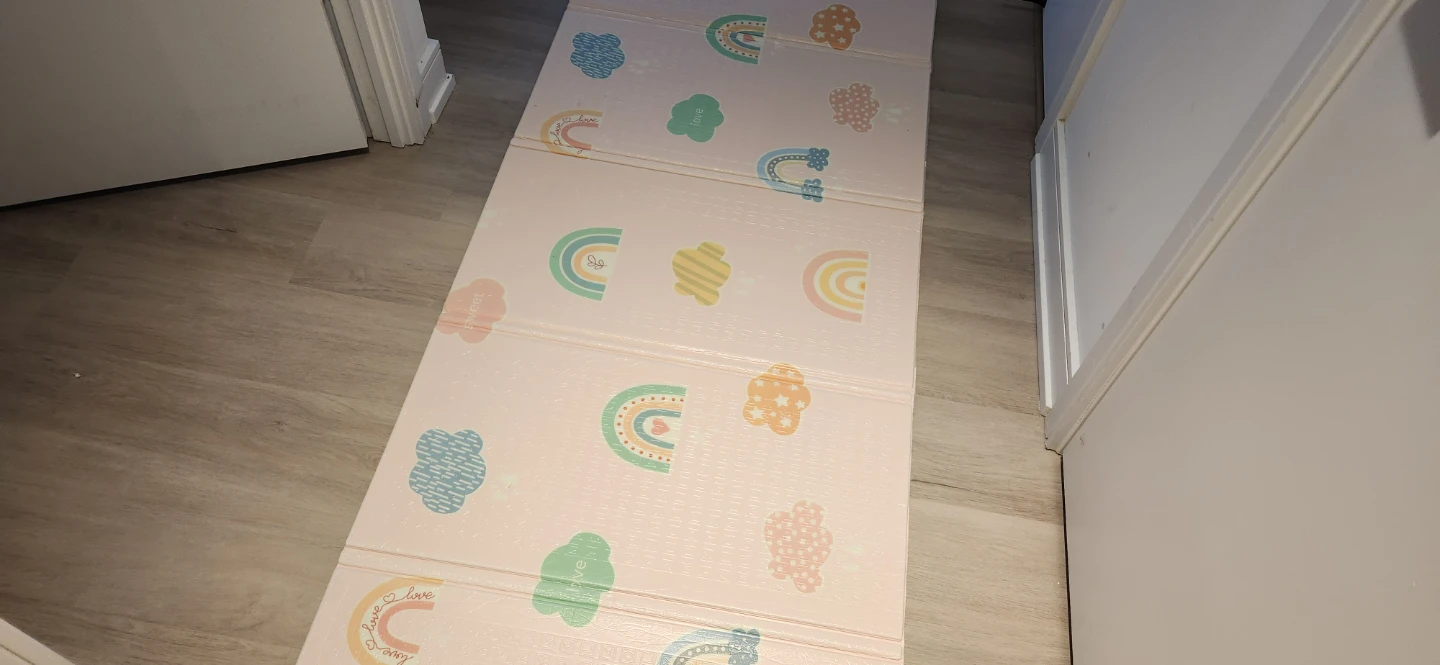Clothes bundle and Baby floor/booster seat - photo 3