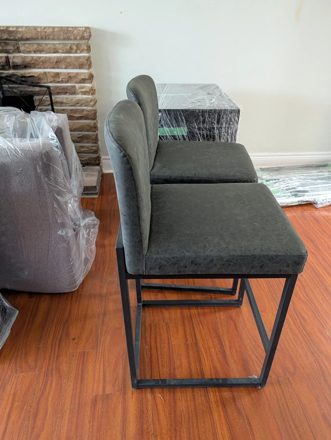 2 counter top stools - photo 2
