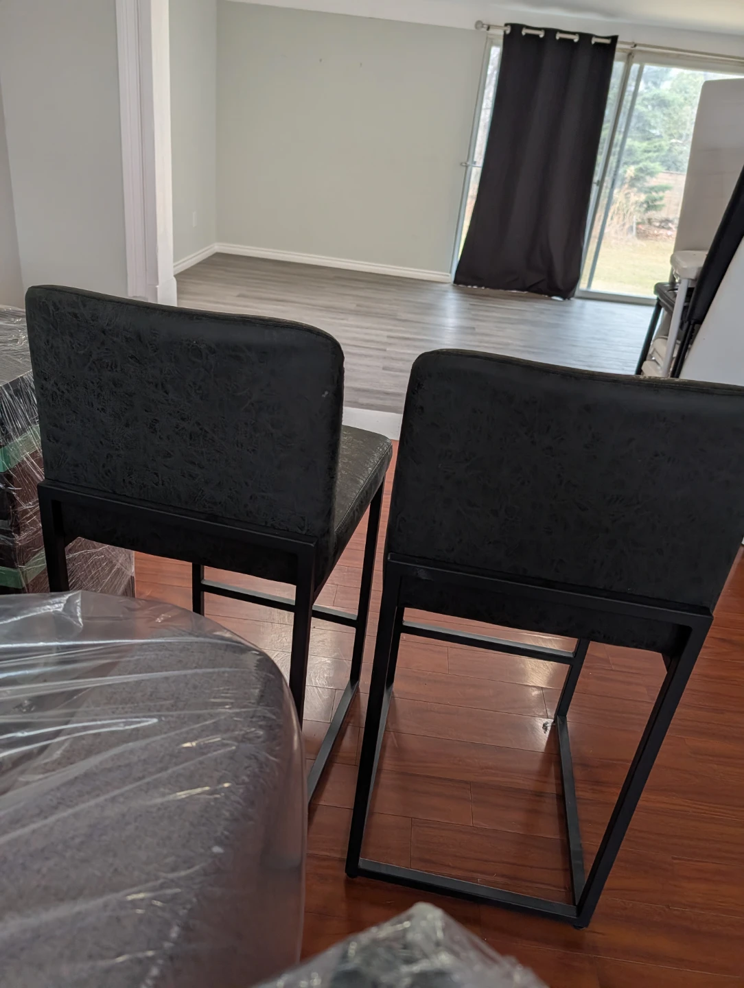 2 counter top stools - photo 3