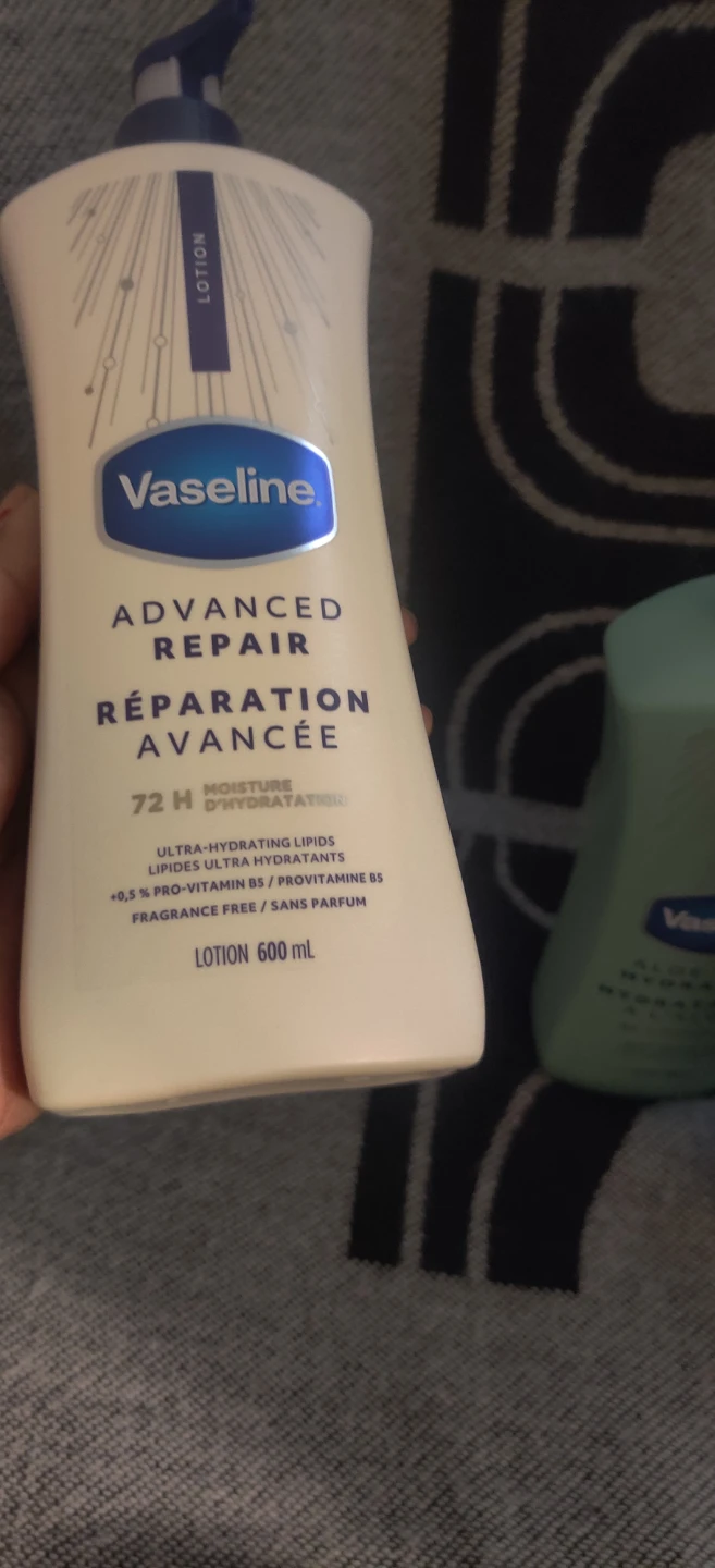 Vaseline Advanced Repair & Aloe Vera Lotions - 600mlx3 - photo 3